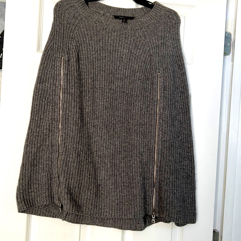 BCBG knitted cape